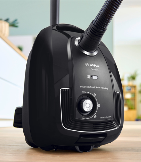 Bgl38ba3au bosch series 4 bagged vacuum cleaner black 2200w %284%29